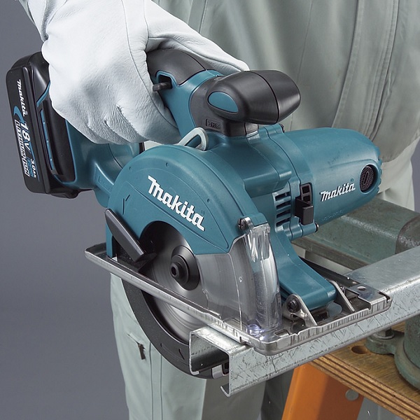 may-cat-makita-dcs550rme may-cat-makita-dcs550rme